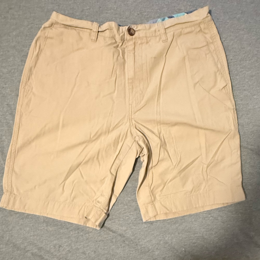 Men’s Tan Shorts